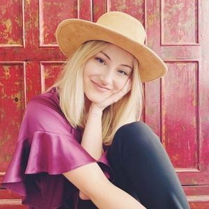 Meet your Posher, Taylor